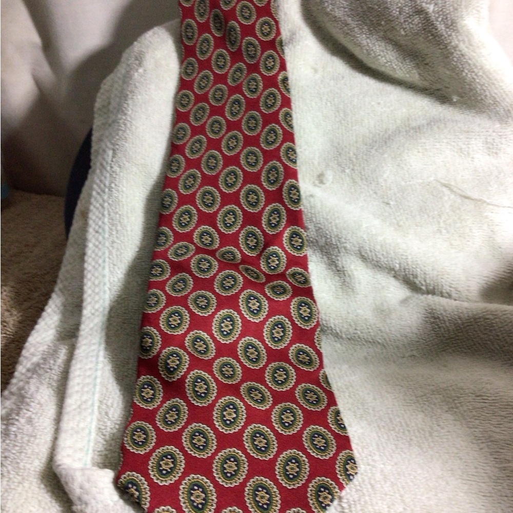 Brooks Brothers Red Medallion Silk Tie with Navy and Gold Accents